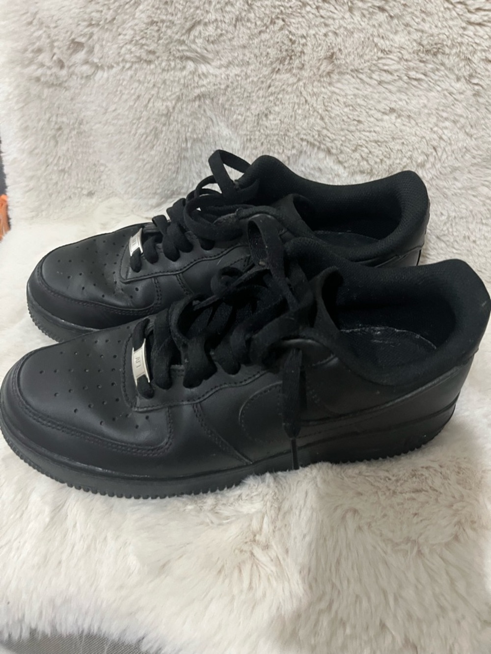 Nike Men's Black Leather Sneakers - Picture 2 of 4